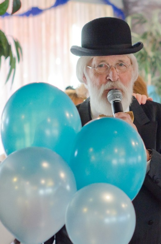 Vader Abraham viert feestelijke Blue Monday bij Aafje in Rotterdam